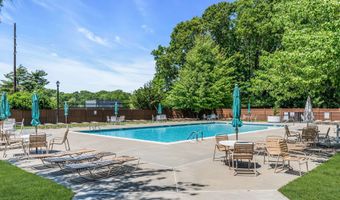 242 Perth Hill Ct, Aberdeen, NJ 07747