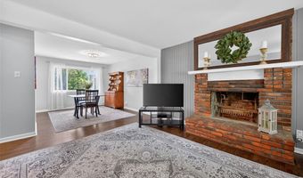 234 St Marys Dr, Ballwin, MO 63021