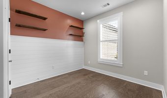 7901 S Shoreline Blvd, Benton, AR 72019