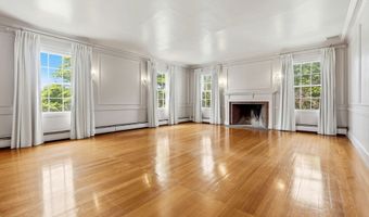852 Hale St, Beverly, MA 01915