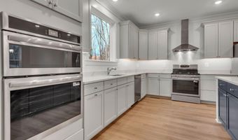 995 ARUNDEL Dr, Arnold, MD 21012