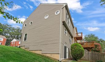 2213 S POLLARD St, Arlington, VA 22204