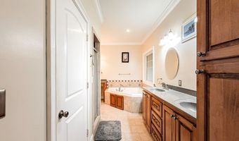 353 Alapaha River Dr, Alapaha, GA 31622