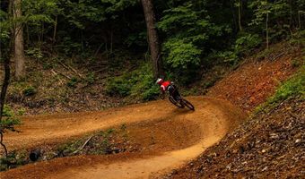 Overton DR, Bella Vista, AR 72714