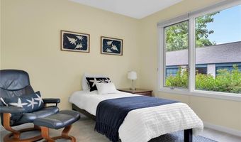 19 Vanderbilt Dr, Narragansett, RI 02882