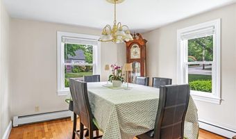 33 Upland Way, Barrington, RI 02806