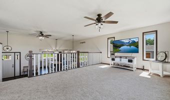 814 Curt Felt Dr, Alexandria, MN 56308