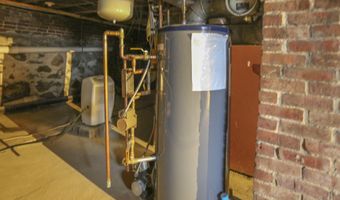 11 Durham St, Belfast, ME 04915