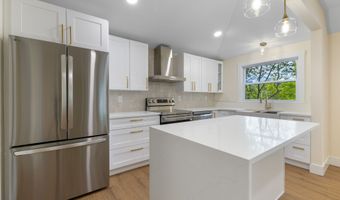 145 Lakeview Dr, Colchester, CT 06415