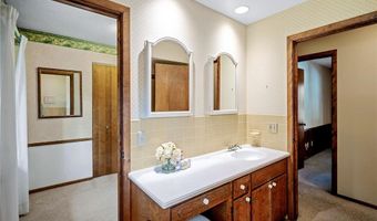 451 Reflection Rd, Apple Valley, MN 55124