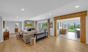 32667 Westwood Ln, Adel, IA 50003
