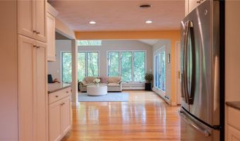 65 Huguenot Dr, East Greenwich, RI 02818