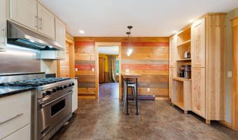 36 Woodlawn Ave, Auburn, ME 04210