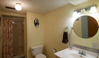 922 ARAPAHO St, Cheyenne, WY 82009