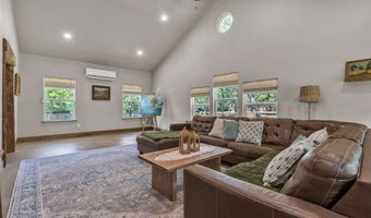 212 Circle Dr, Alvarado, TX 76009