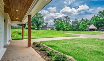 102 Autumwood Cv, Batesville, MS 38606