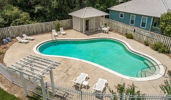 103 Bay Colony Way, Apalachicola, FL 32320