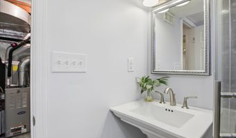 2238 ARLINGTON Ter, Alexandria, VA 22303