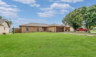 2108 Galaxy Dr, Altus, OK 73521