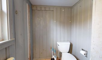 184 Whitney St, Auburn, ME 04210