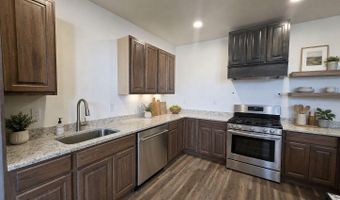 38515 129th St, Aberdeen, SD 57401