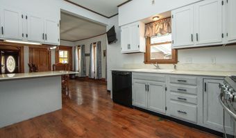 918 1st Ave, Ackley, IA 50601