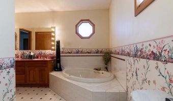 1716 N St, Aurora, NE 68818