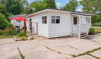 235 Riverside Dr, Alma, MI 48801