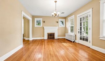 526 N IVY St, Arlington, VA 22201