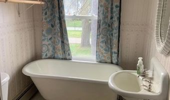 35 Dunning Blvd, Bangor, ME 04401