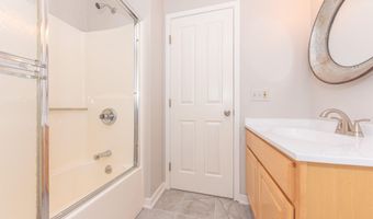 609 Ridgewood Ct, Ann Arbor, MI 48103