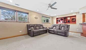 1005 E Orchard St, Arlington Heights, IL 60005