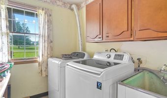 136 N Chillicothe Rd, Aurora, OH 44202