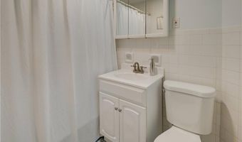 16 Evergreen St, Barrington, RI 02806