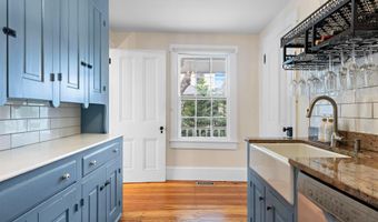 123 CORAL St, Beach Haven, NJ 08008