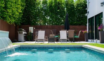 542 N Kilkea Dr, Los Angeles, CA 90048