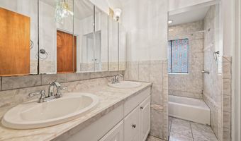 20 Sunshine Ln, Amityville, NY 11701