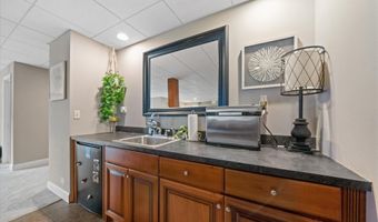 33 WATERTON Dr, Bear, DE 19701