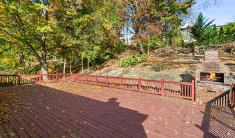 35 Fleetwood Dr, Danbury, CT 06810