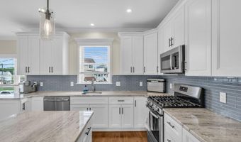 210 Longview Dr, Bayville, NJ 08721
