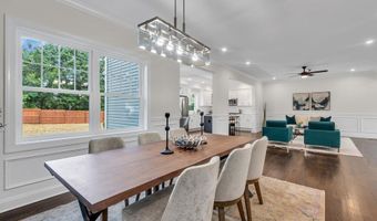 41 Avondale Ln, Aberdeen, NJ 07747