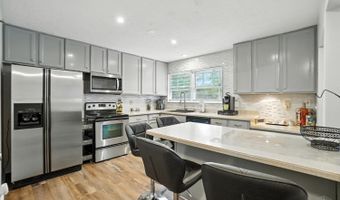 1271 Timberland Dr, Woodlawn, OH 45215