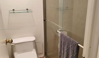 3475 N Country Club Dr 817, Aventura, FL 33180