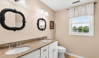 14 Longbrook Dr, Cumberland, RI 02864