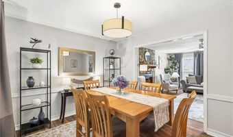 225 Royal Colony Ct, Alpharetta, GA 30022