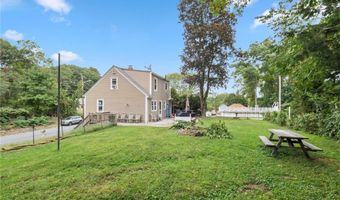 28 Crowell St, Cumberland, RI 02864