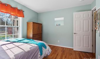 8 Alexander Chapel Dr, Asheville, NC 28804