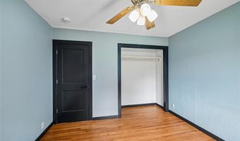 203 E 4th St, Anamosa, IA 52205