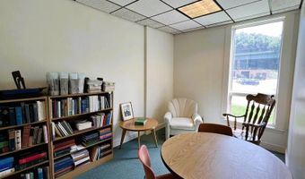 2 Howard St, Augusta, ME 04330