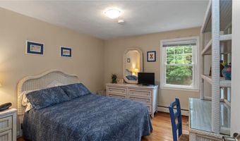 40 Sage Dr, Warwick, RI 02886